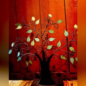 Beautiful family tree decor